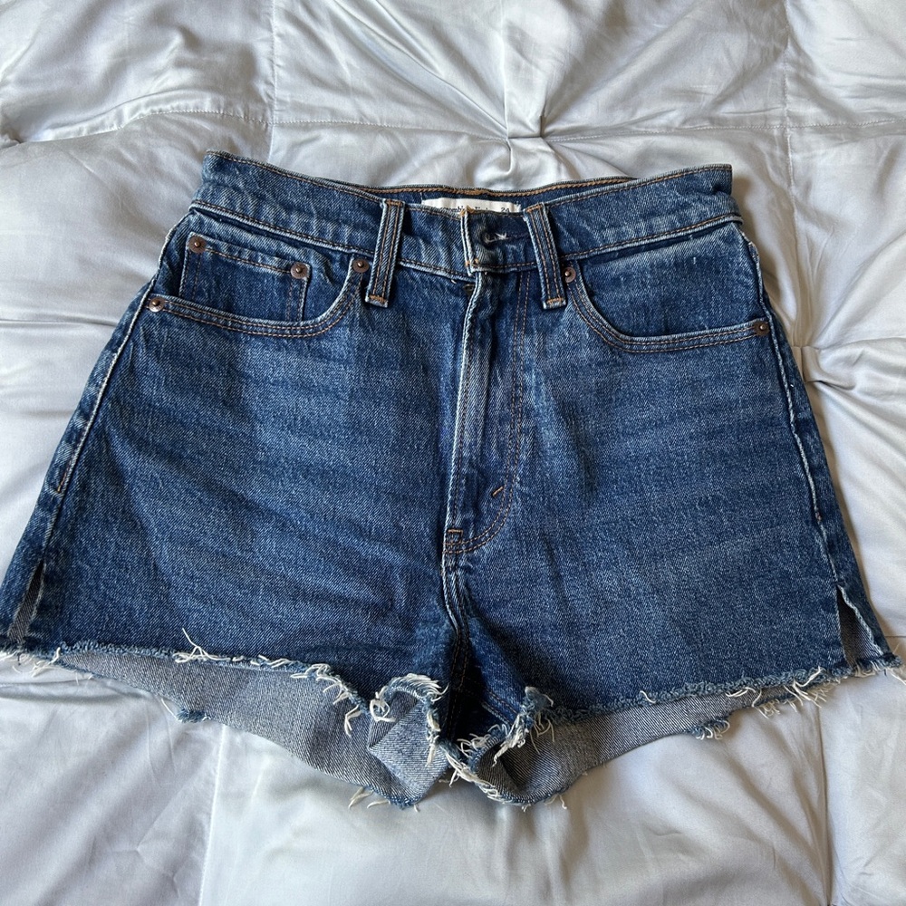 Abercrombie Curve Love Mom Short Hi Rise